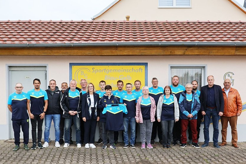 Neue Trikots f&uuml;r Blau�Gelb G&ouml;rsbach (Foto: Nicole Mattern)