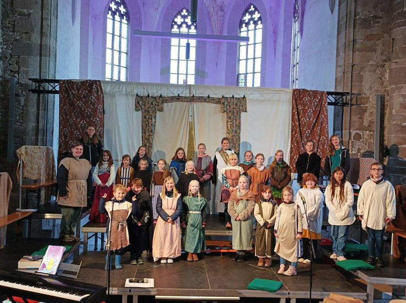 Die Kindermusicalwoche in der Ilfelder Kirche erz&auml;hlte diesmal die Geschichte der K&ouml;nigin von Susa (Foto: Christine Heimrich)