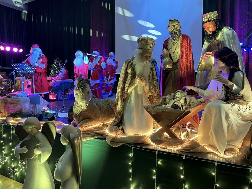 Seniorenweihnachtsfeier in Leinefelde-Worbis (Foto: Stadt Leinefelde-Worbis) Seniorenweihnachtsfeier in Leinefelde-Worbis (Foto: Stadt Leinefelde-Worbis)