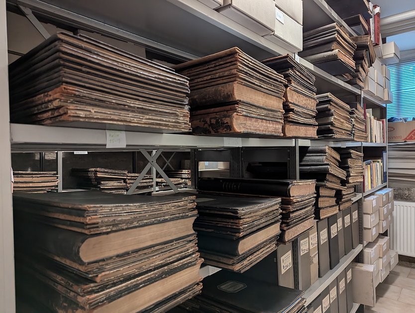  Im Stadtarchiv von Sondershausen befinden sich rund 5.000 Akten &uuml;ber die Geschichte der Stadt. (Foto: Janine Skara)