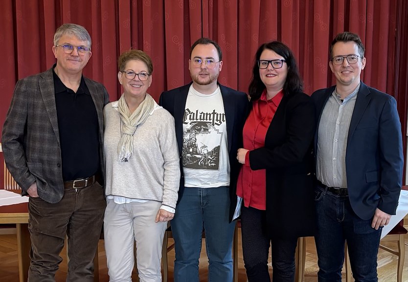 Neuer SPD-Kreisvorstand, v.l.n.r.: Kay-Uwe Jagemann (Vorsitzender), Susanne Ziegler (Beisitzerin), Konstantin Hierl (Beisitzer), Maria Stecher (Stellv. Vorsitzende), Felix Froeb (Stellv. Vorsitzender); es fehlen: Thomas Pfeuffer (Schatzmeister), Jens Ellerich (Schriftf&uuml;hrer) (Foto: SPD )