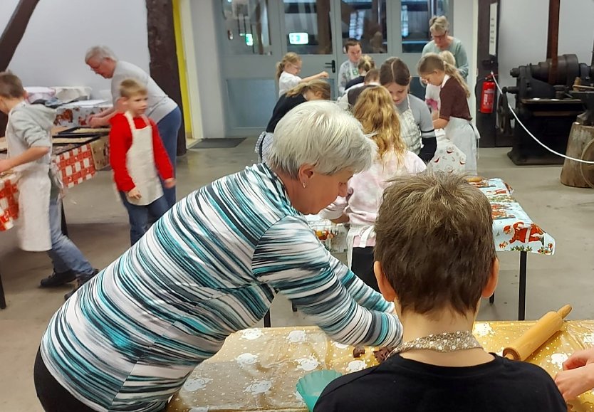 Bild: Die Grundschule Heringen war zu Besuch im Tabakspeicher
