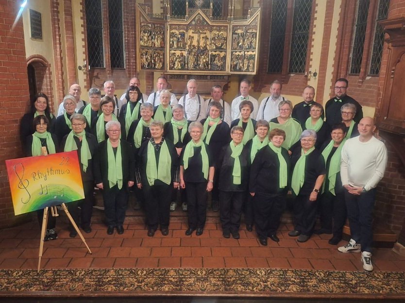 Der Chor Rhytmus 22 (Foto: Dorit Steinecke)