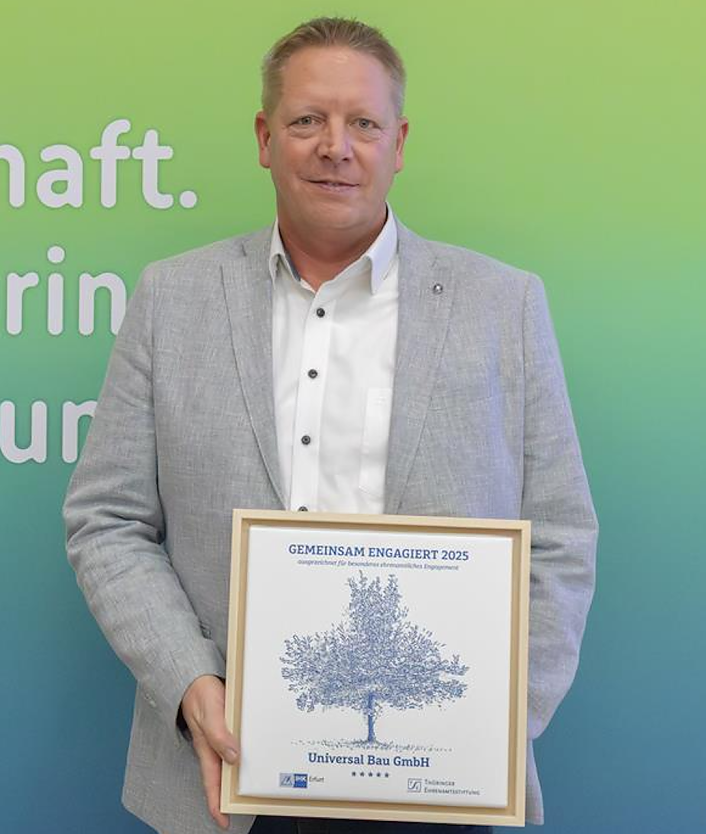 Robert B&ouml;hm erhielt als Gesch&auml;ftsf&uuml;hrer der Universal Bau GmbH aus M&uuml;hlhausen die Auszeichnung Gemeinsam engagiert 2025. (Foto: IHK Th&uuml;ringen - Ernst)