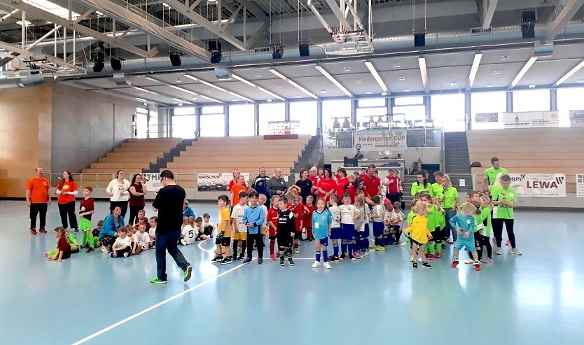 Das Teilnehmerfeld des 24. Carsten-Kälz-Kindergartencups (Archiv 2025) (Foto: Markus Fromm) Das Teilnehmerfeld des 24. Carsten-Kälz-Kindergartencups (Archiv 2025) (Foto: Markus Fromm)
