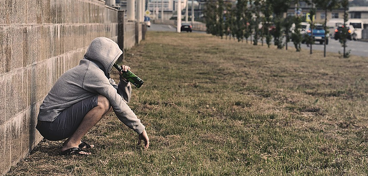 Wer allein nicht aus der Sucht kommt, braucht Hilfe. Symbolbild (Foto: pixabay.com)