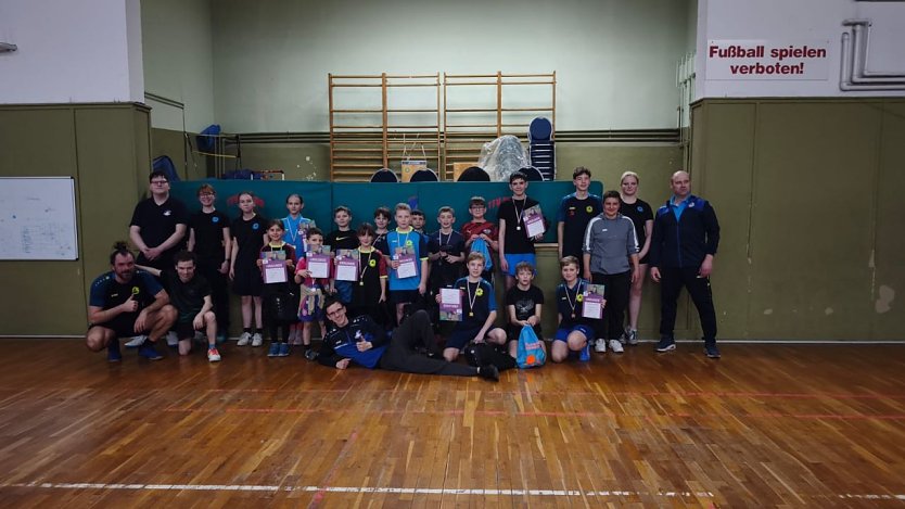 Teilnehmerinnen und Teilnehmer des Tischtennis-Minimeisterschaften.  (Foto: Andreas Henning)