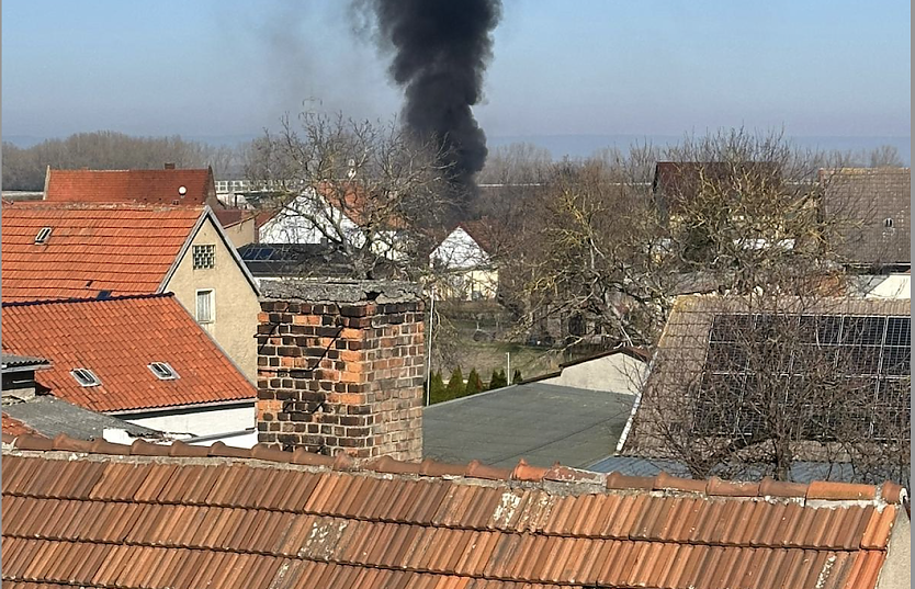 Brennende Scheune in Heldrungen (Foto: S. Dietzel)