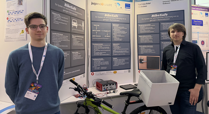 Das Bike-Safe-Projekt von Nigel Linus Bickel und Tim Kirchner mit dem Sonderpreis der HDI AG Mit Sicherheit die Zukunft gestalten  (Foto: JENOPTIK | STIFT | M&uuml;ller | Hellmann)