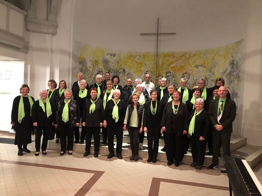 Der Chor Rhytmus 22 (Foto: Dorit Steinecke)