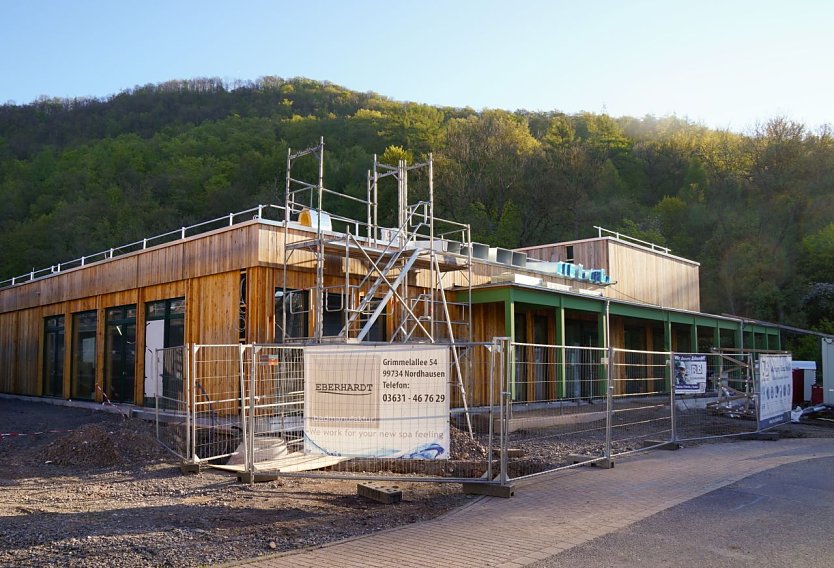 Die neue Schule in Holzbauweise soll zum Start des neuen Schuljahres im August in Betrieb genommen werden. (Foto: ssc)