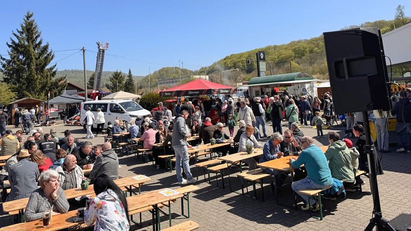 Gut besucht war das Areal rund um das Autohaus Gerecke am vergangenen Samstag.  (Foto: Franziska Wei&szlig;)