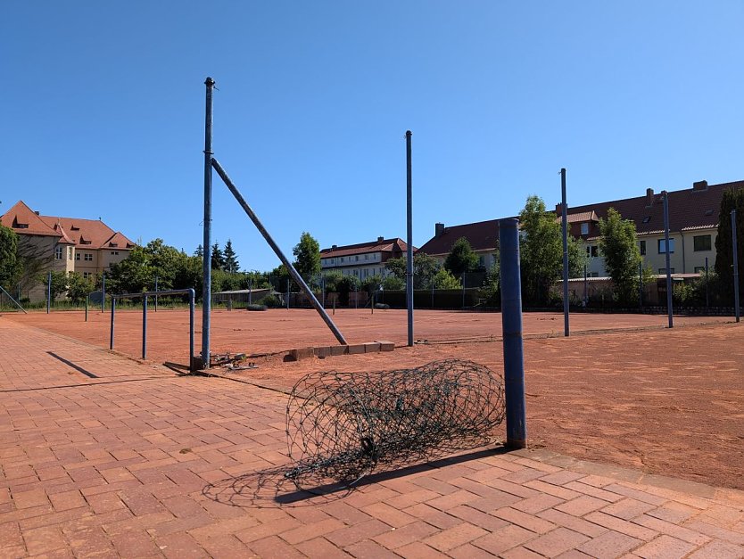 An der Tennisanlage soll ab der 21. Kalenderwoche wieder gebaut werden. (Foto: Janine Skara) An der Tennisanlage soll ab der 21. Kalenderwoche wieder gebaut werden. (Foto: Janine Skara)