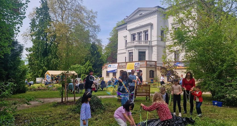 Parkfest und Parknick zum Muttertag im Park Hohenrode in Nordhausen (Foto: agl) Parkfest und Parknick zum Muttertag im Park Hohenrode in Nordhausen (Foto: agl)