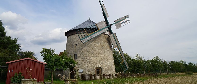 Die Turmwindm&uuml;hle "Erna" steht in Immerode im Kyfh&auml;userkreis.  (Foto: ssc)