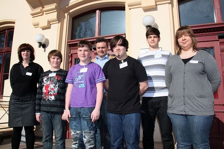 Bild: Gruppenbild mit Dame