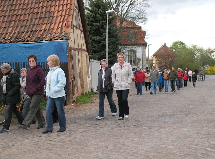 Bild: Spaziergang in Sundhausen