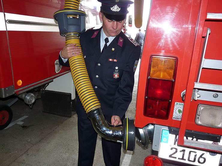 Bild: Abgasanlage f&uuml;r Feuerwehr
