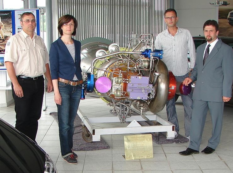 Bild: Triebwerk im Autohaus