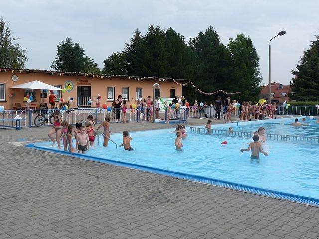 Bild: Badesaison wird er&ouml;ffnet