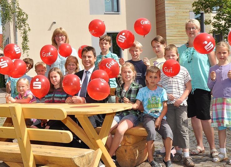 Bild: Unterricht im Gr&uuml;nen