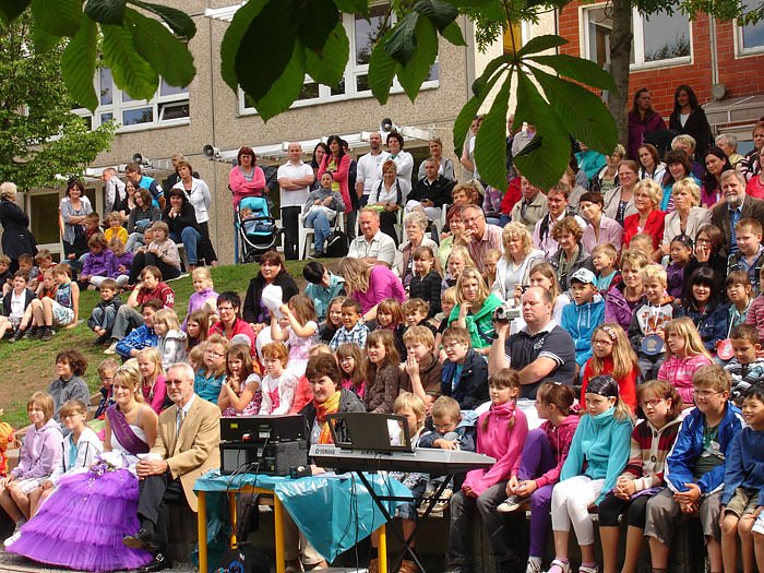 Bild: Sitzb&auml;nke eingeweiht