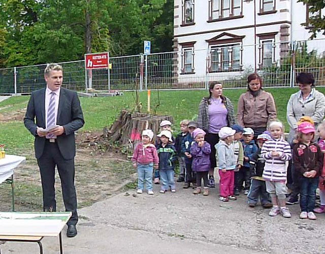 Bild: Spatenstich f&uuml;r Erweiterungsbau