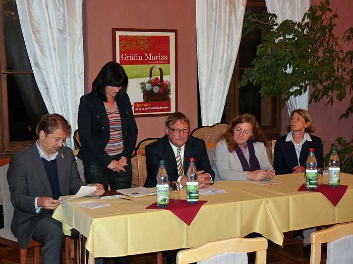 Bild: Diskussion mit Prof. Dr. deufel