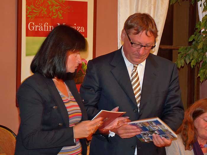 Bild: Diskussion mit Prof. Dr. Deufel