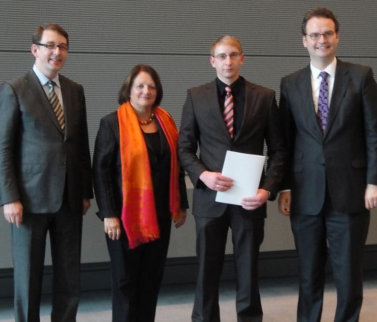 Bild: Gruppenbild mit Dame