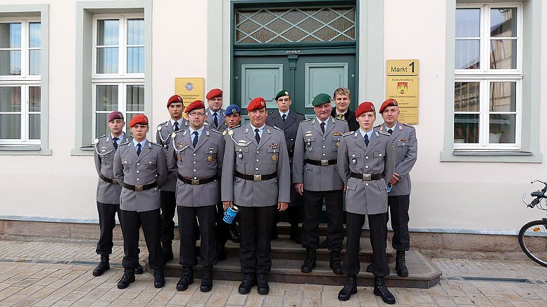 Bild: F&uuml;r die Kriegsgr&auml;berf&uuml;rsorge
