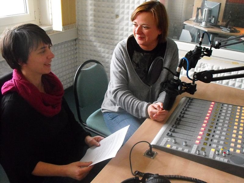 Bild: Steffi Mayer im Gespr&auml;ch mit Sandra Witzel