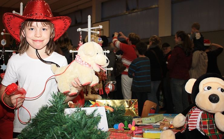 Bild: Weihnachtsmarkt in der Turnhalle
