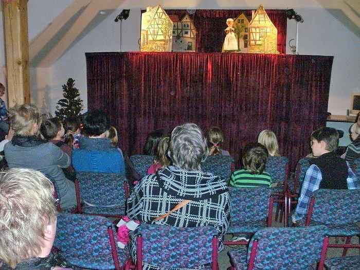 Bild: Puppentheater im Jugendclub Berka