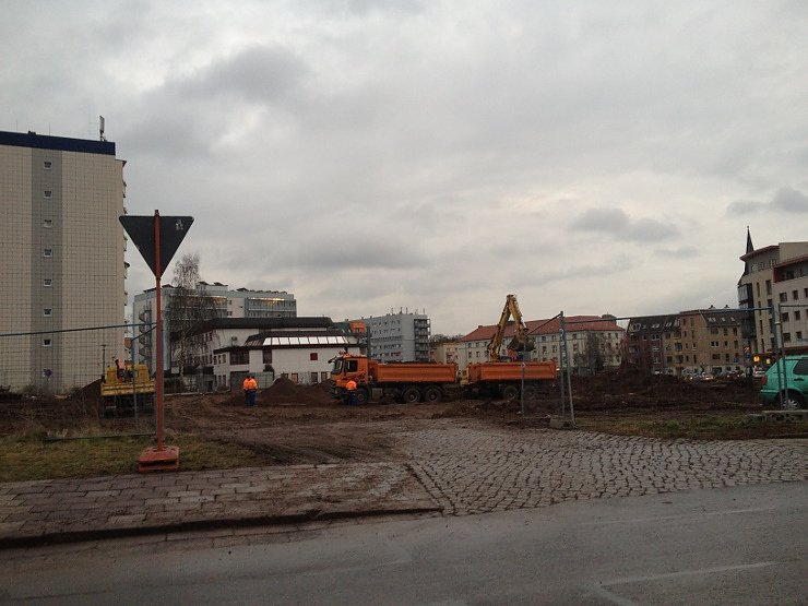 Bild: Bagger buddeln am Pferdemarkt