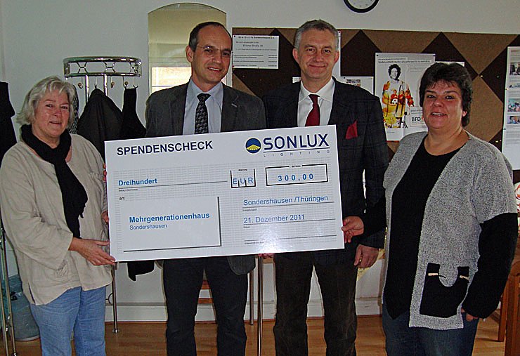 Bild: Spende von Firmen