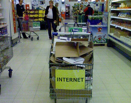 Bild: Problem Internet - Foto: photo made by fisakov CC-BY-SA 2.0 (flickr.com)