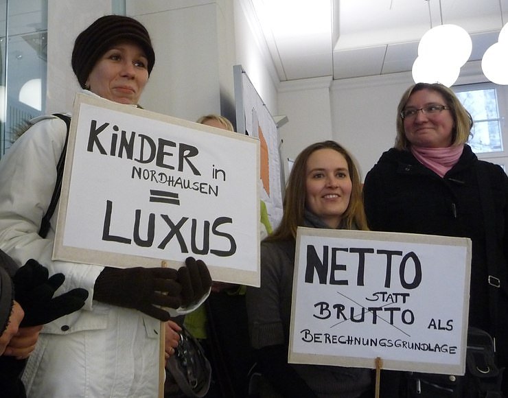Bild: B&uuml;rger protestieren