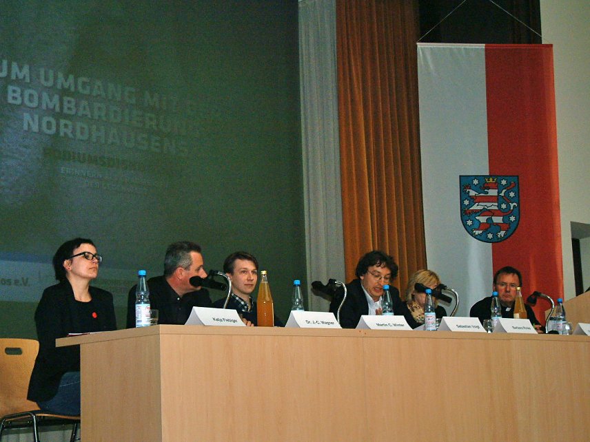 Bild: Von links: Katja Fiebinger, Dr. Jens-Christian Wagner, Martin C. Winter, Sebastian Voigt, Babara Rinke, Pfarrer Richard Hentrich