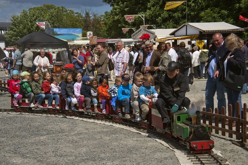 Bild: Auch die Kindereisenbahn ist mit dabei