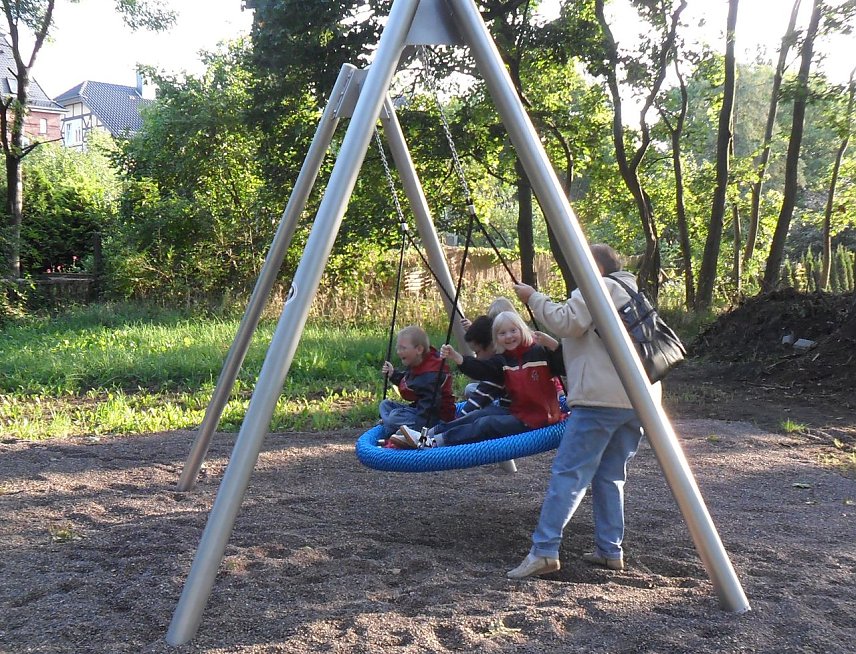 Bild: Klasse! Ein neuer Spielplatz