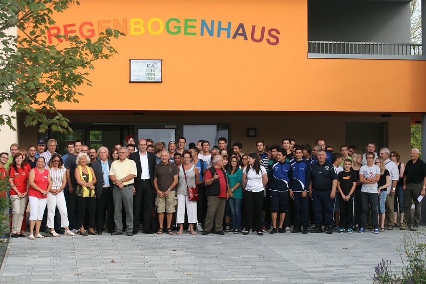 Bild: Am Kinderhaus in Ost