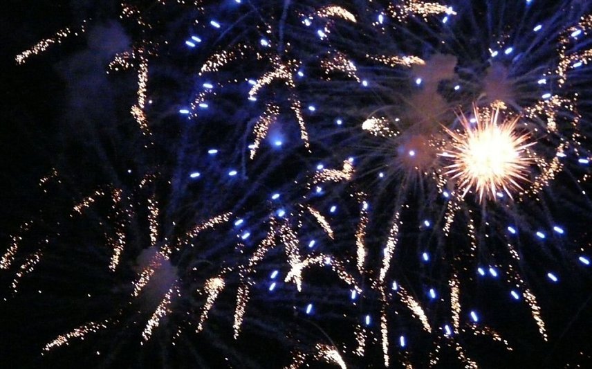 Bild: Sch&auml;dliches Feuerwerk