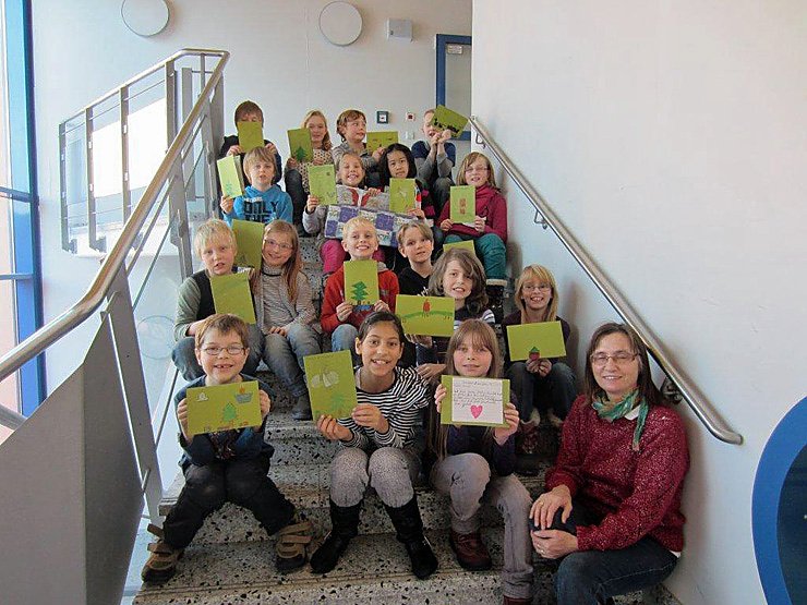 Bild: Eine "s&uuml;&szlig;e" Spende f&uuml;r das Kinderheim