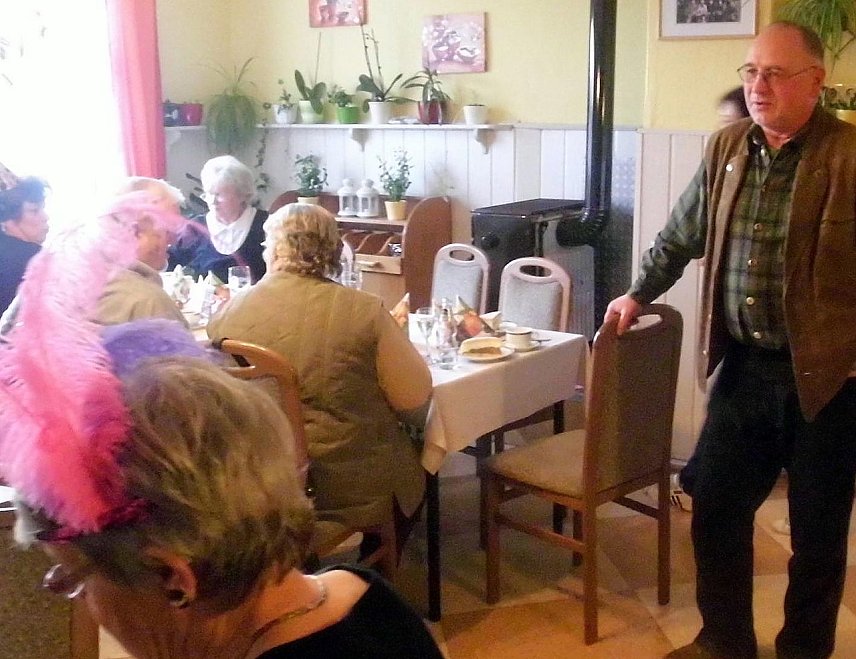 Bild: Hartmut Sauermann wusste Interessantes aus der Gemeinde zu berichten.