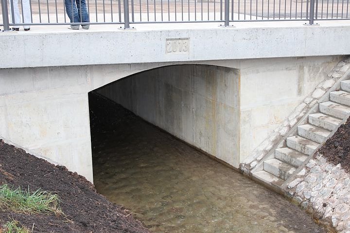 Bild: Br&uuml;cke &uuml;bergeben