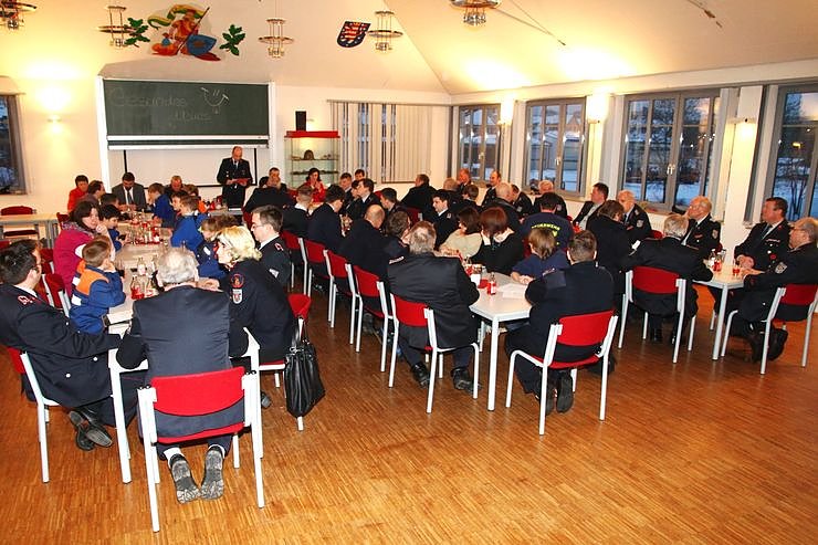 Bild: Bef&ouml;rderungen, Verabschiedungen und Dankesworte.