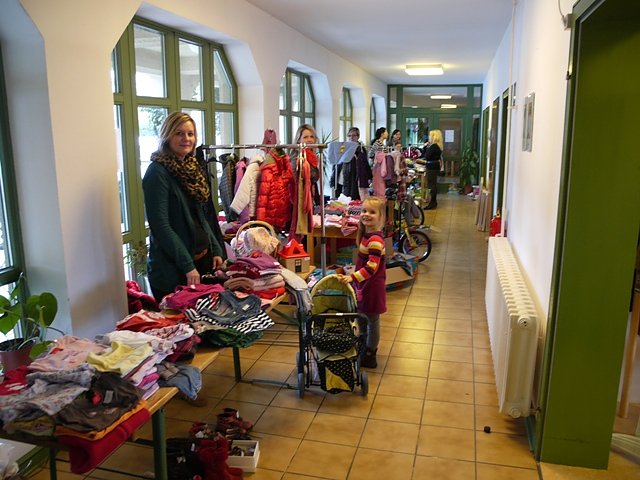 Bild: Kleiderb&ouml;rse bei der Caritas
