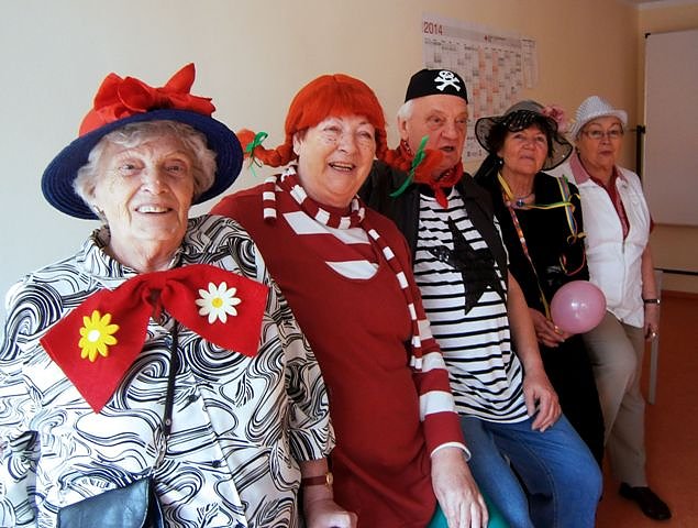 Bild: Seniorensportler beim Karneval