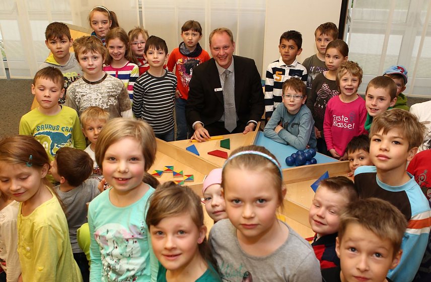 Bild: Mini-Mathematikum in der Nordh&auml;user Kreissparkasse